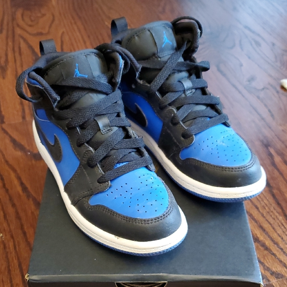 Nike Black and Blue Sneakers with High-Top Support